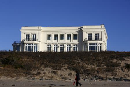 A beachfront residence is seen in East Hampton, New York, March 16, 2016. REUTERS/Jeffrey Basinger