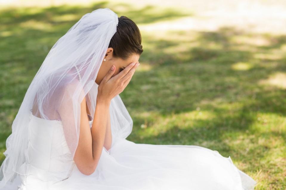 “Hey so I got your $100 gift a couple of days after the wedding and honestly … kinda shocked and bummed about it. Feels a bit disrespectful,” the bride wrote. Getty Images/iStockphoto