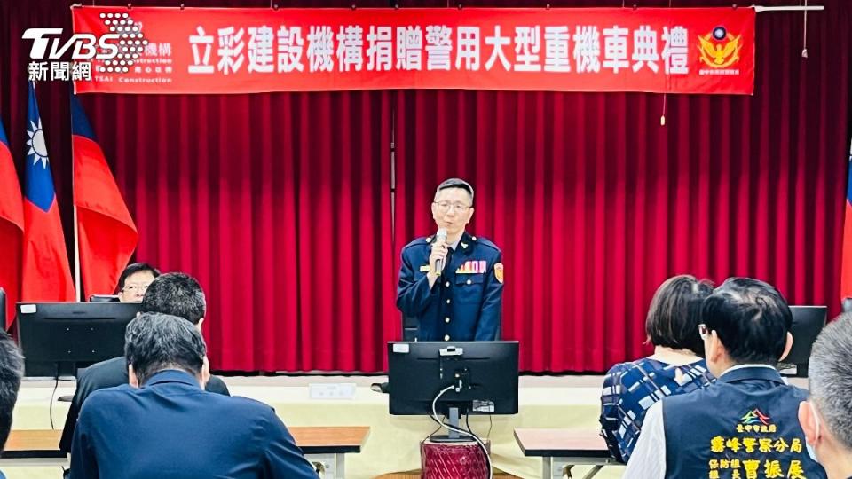 霧峰分局長陳祥麟說明。（圖／陳祁 攝）