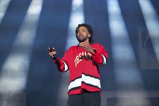 J. Cole, at the Dreamville Music Festival on April 7 in Raleigh, North Carolina, apologized for a feud with Kendrick Lamar.