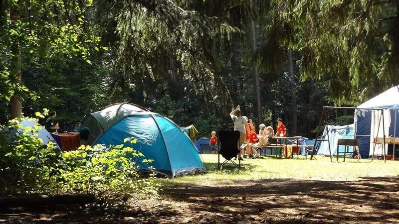 一位網友分享，同事說露營1晚要花1萬5千元，讓他無法理解。（示意圖／翻攝自Pixabay）