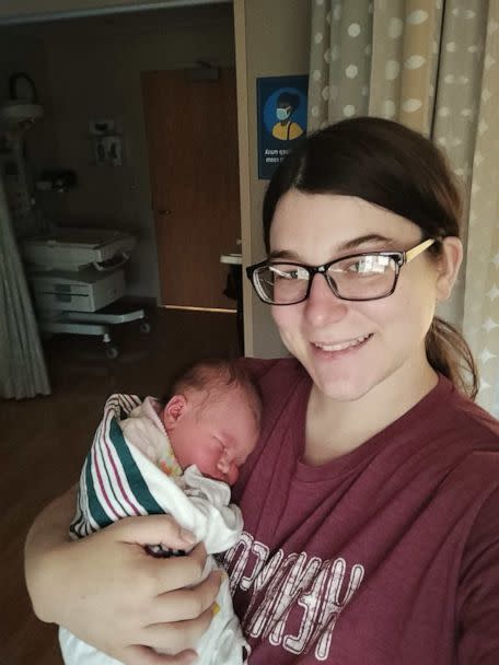 PHOTO: Kelsey Hudie holds her newborn daughter Nylah. (Kelsey Hudie)