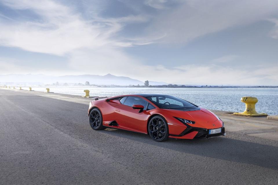 2023 Lamborghini Huracán Tecnica - Photos From Every Angle