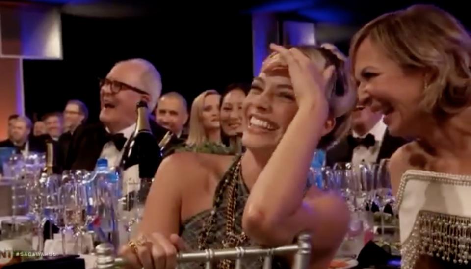 margot robbie sag awards laugh 2020