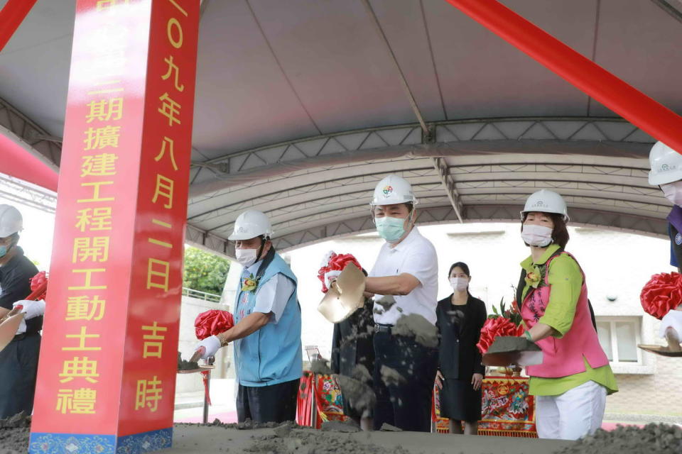 淡水水資源回收中心第3期擴廠工程今天開工動土，預計111年底完工。   圖：新北市政府提供