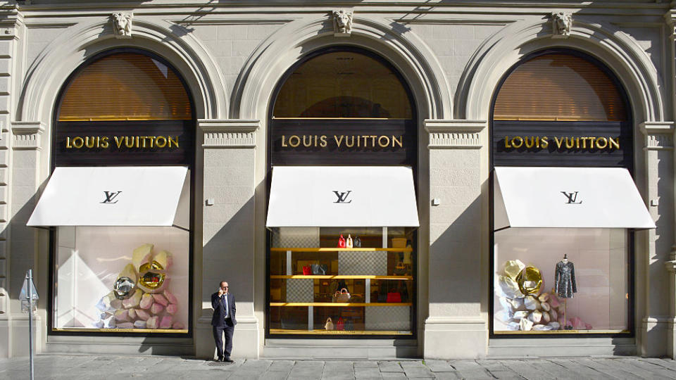 En Louis Vuitton butiksfacade i Firenze, Italien