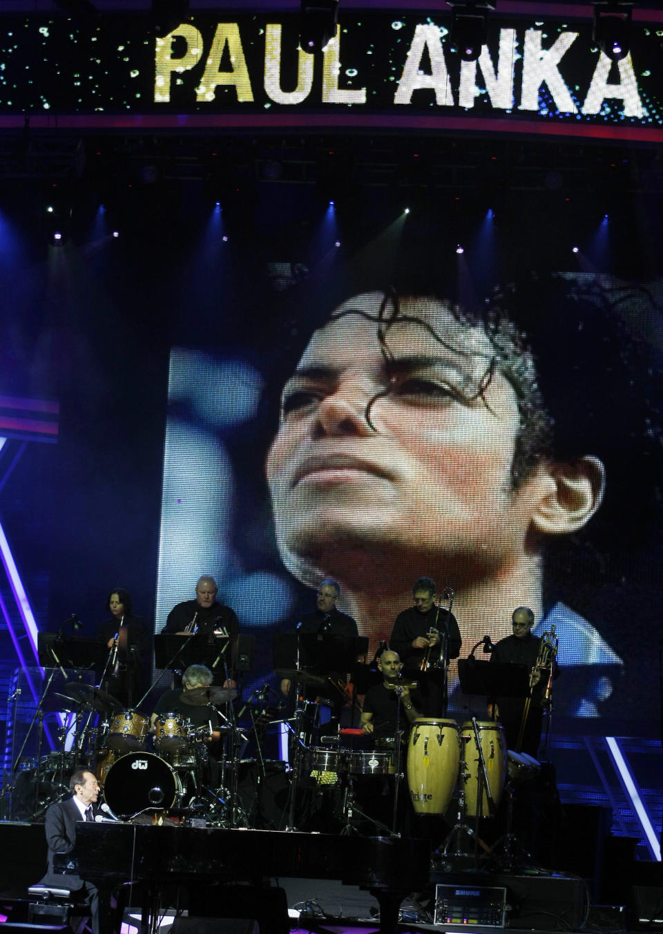 Bei einem Festival in Chile performte Anka den Song "This is it" in Gedenken an Michael Jackson. (Bild: REUTERS/Eliseo Fernandez)