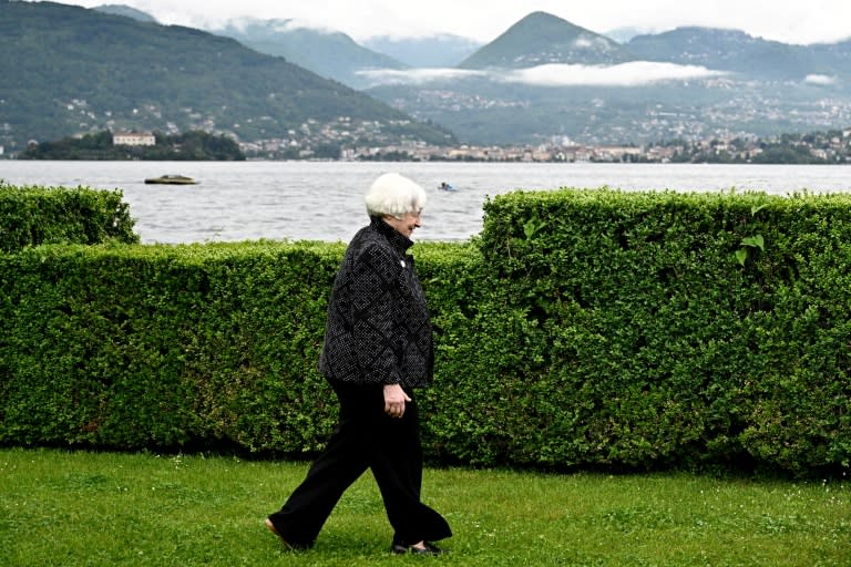 La Secretaria del Tesoro de Estados Unidos, Janet Yellen, camina al margen de la reunión de Ministros de Finanzas del G7 en Stresa, el 24 de mayo de 2024. (GABRIEL BOUYS)