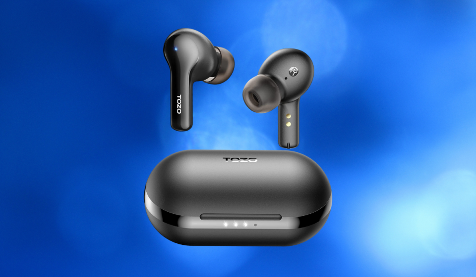 black earbuds with case