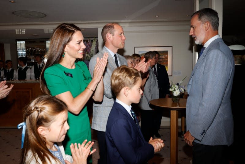 El rey Felipe y los príncipes de Gales esperan a Carlos Alcaraz tras su victoria