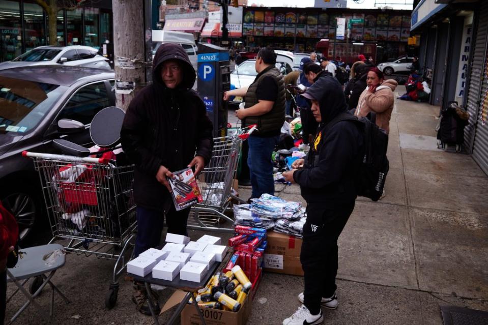 Lookouts alerted some of the thieves before the NYPD swept in. NYPJ