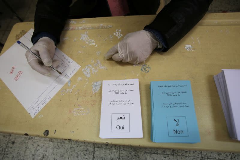 Algerians vote in constitutional referendum