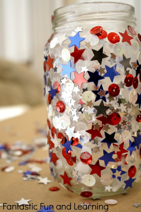 Patriotic jar candle | Sheknows.com