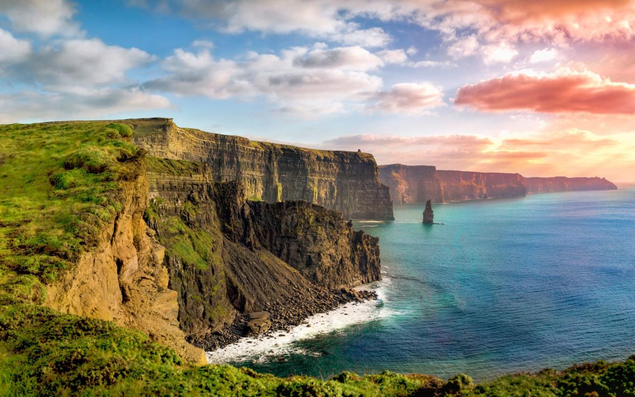 The Cliffs of Moher, County Claire - ©2014-2017 Tomasz Skoczen