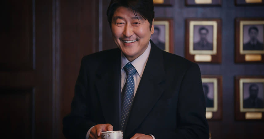 韓國首位坎城影帝宋康昊，出道33年第一次主演電視劇《逆貧大叔》。（圖／Disney+提供）