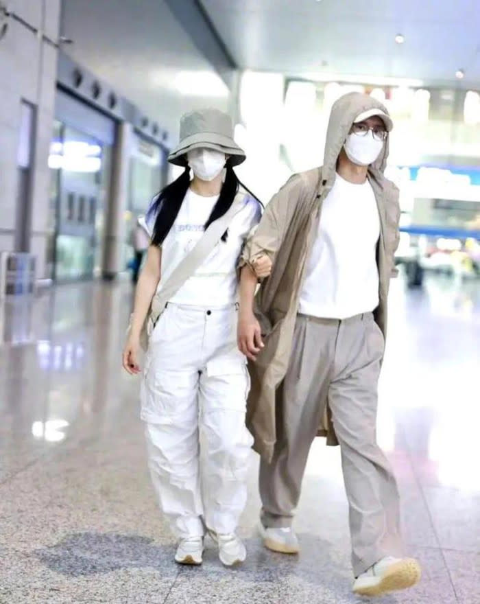 Xie and Zhang were spotted at the Shanghai Hongqiao Railway Station