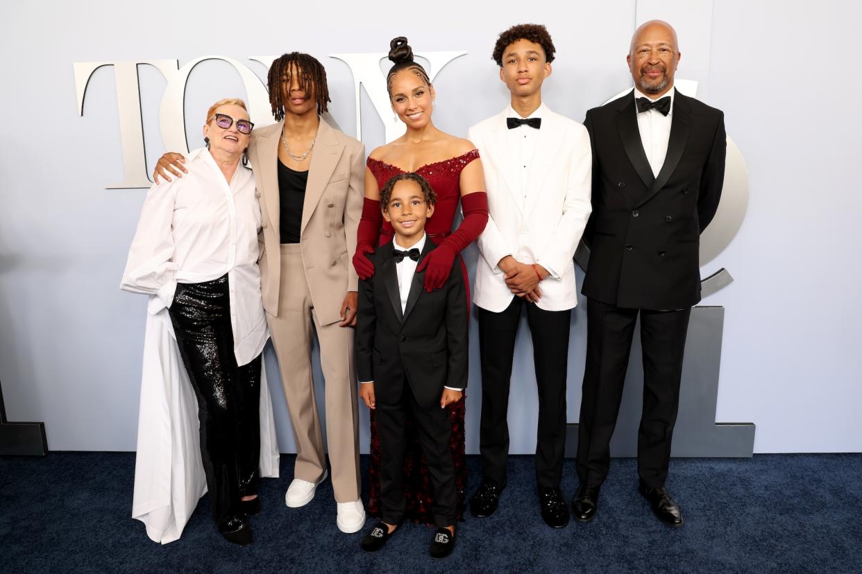 Alicia Keys Brings Her Children and Parents to 2024 Tony Awards Red Carpet