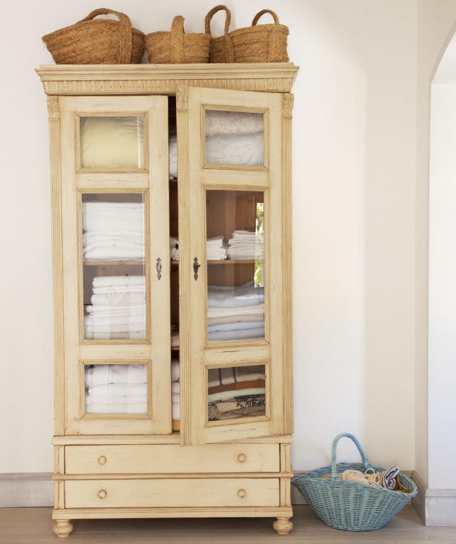 16 Linen Storage Ideas When You Don't Have a Closet