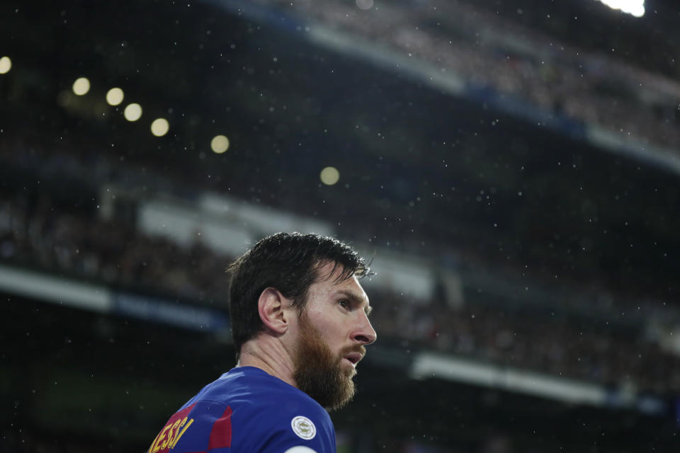 La foto del 1 de marzo de 2020 muestra al argentino Lionel Messi, del Barcelona, antes de un encuentro ante el Real Madrid (AP Foto/Manu Fernández)