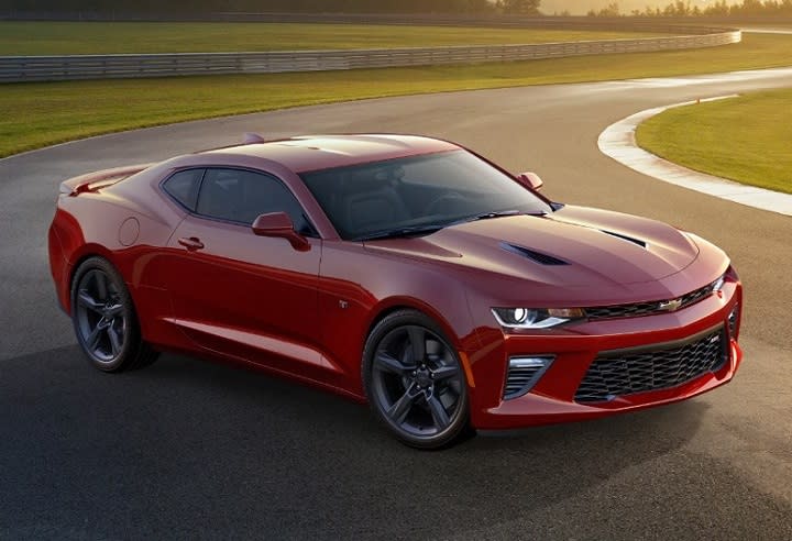 2016 Chevrolet Camaro SS front quarter photo