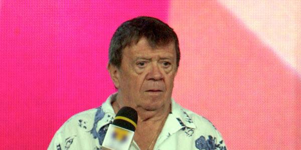 Chabelo es hospitalizado por un problema en la columna