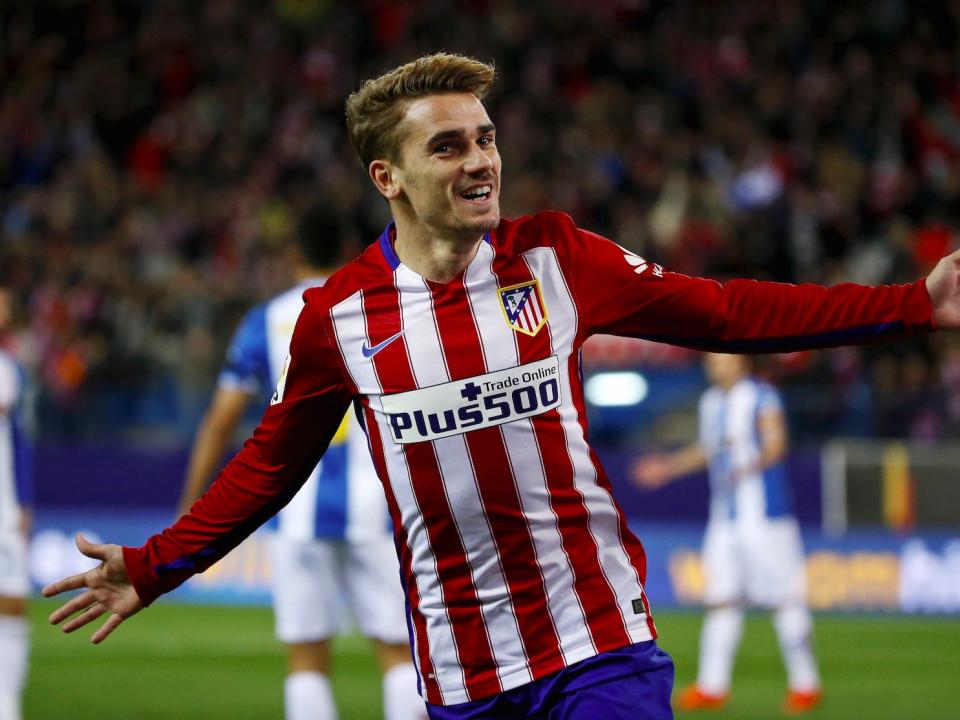 Football Soccer - Atletico Madrid v Espanyol - Spanish Liga BBVA - Vicente Calderon, Madrid, Spain - 28/11/15 Atletico Madrid's Antoine Griezmann celebrates his first goal