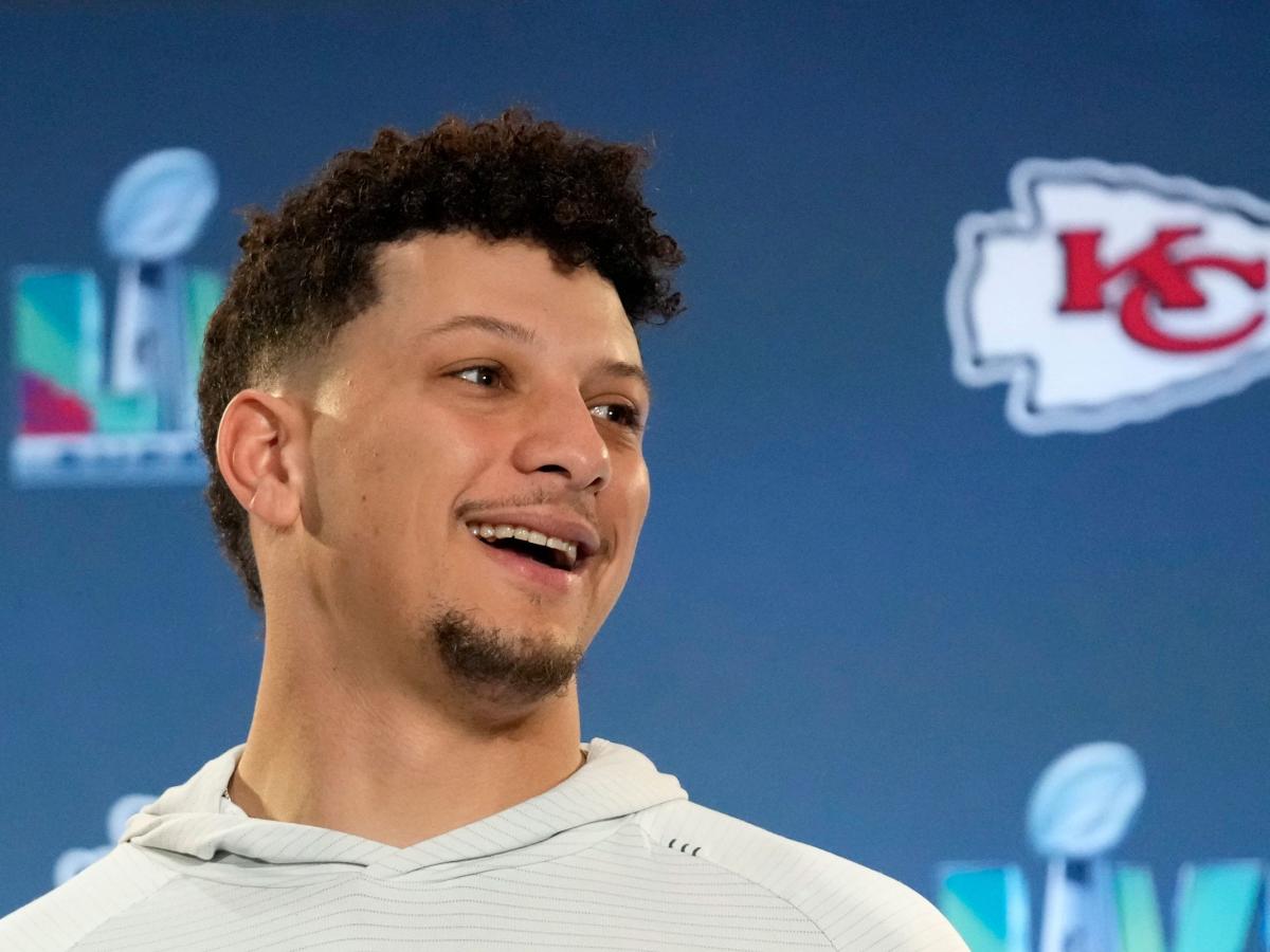 Radio host apologizes for spreading fake rumor about Patrick Mahomes