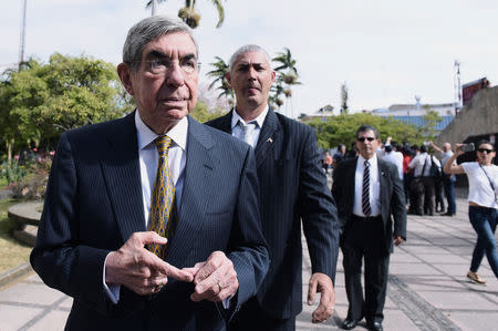 Costa Rica's former president and 1987 Nobel Peace Laureate Oscar Arias, walks after presenting his statement regarding complaints against him over sexual assault at the Attorney's Office, in San Jose, Costa Rica February 13, 2019. REUTERS/Hazel Salazar