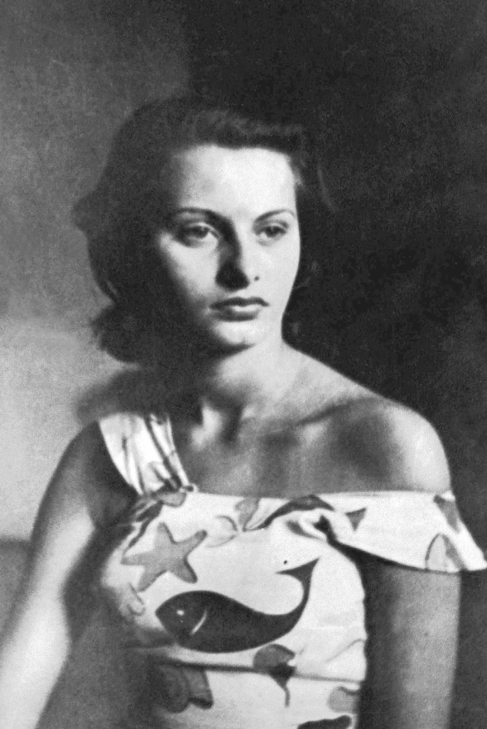 <span><span>Sophia Loren aged 16, 1950 </span><span>Sipa/Shutterstock</span></span>