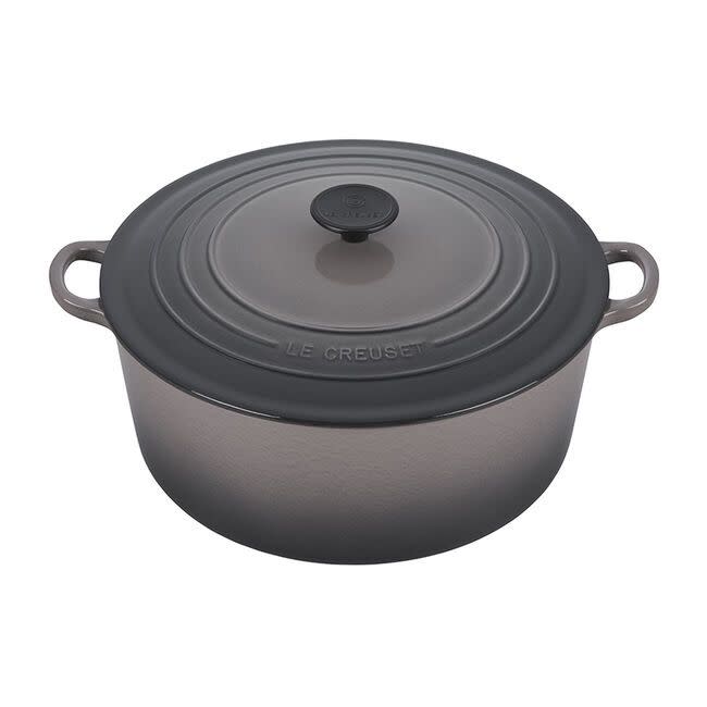 1) Classic Round Dutch Oven (4.5-quart)