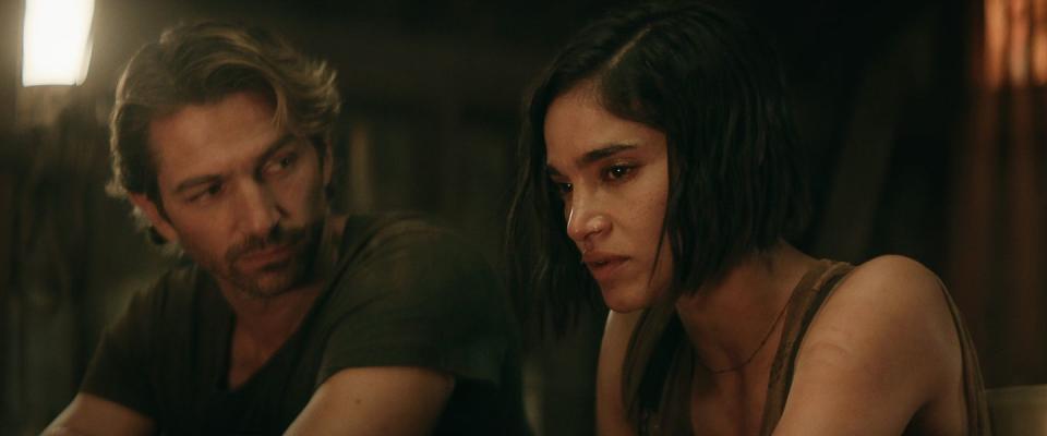 michiel huisman as gunnar and sofia boutella as kora, rebel moon part 2 the scargiver