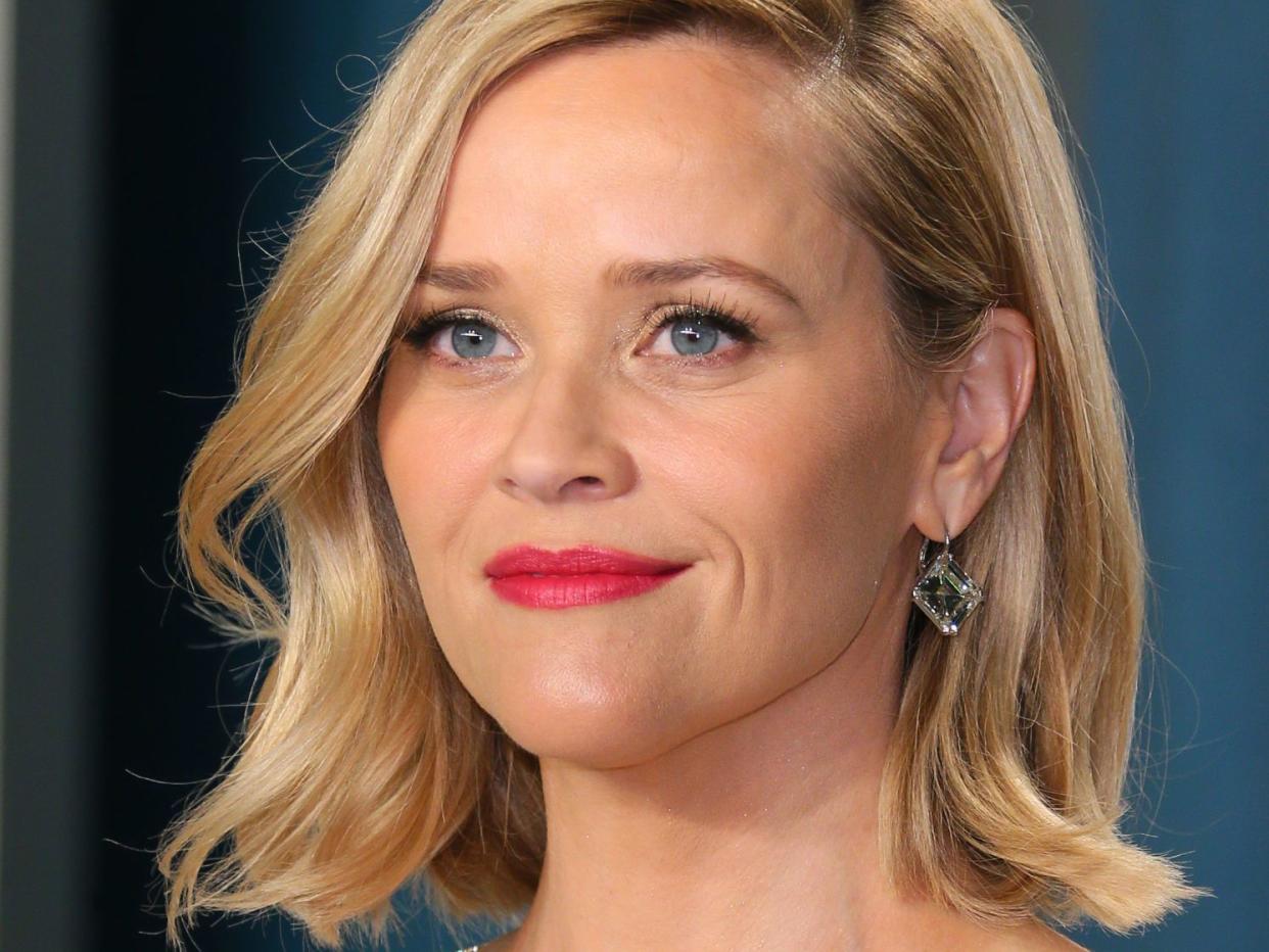 US actress Reese Witherspoon attends the 2020 Vanity Fair Oscar Party following the 92nd Oscars at The Wallis Annenberg Center for the Performing Arts in Beverly Hills on February 9, 2020. (Photo by Jean-Baptiste Lacroix / AFP) (Photo by JEAN-BAPTISTE LACROIX/AFP via Getty Images)