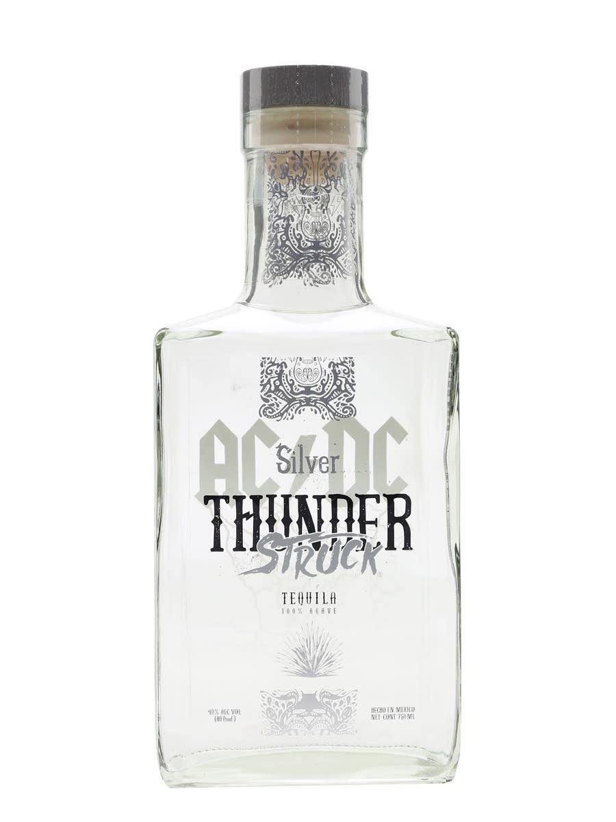 <p>Die australischen Rocker AC/DC schlossen sich 2016 mit Fabrica de Tequilas Finos zusammen und brachten Thunderstruck Tequila auf den Markt – benannt nach dem legendären Track aus dem Jahr 1990. Das Getränk ist in den Varianten blanco, reposado und anejo varieties verfügbar. </p>