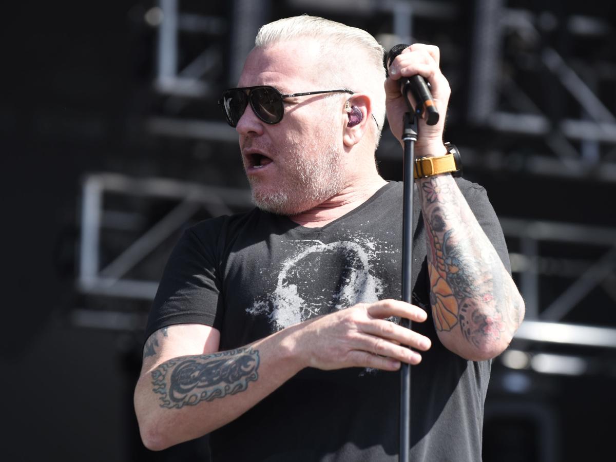 Steve Harwell, former lead singer of Smash Mouth, dies at 56 - ABC