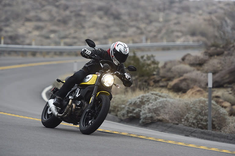 2015-Ducati-Scrambler-Review-03