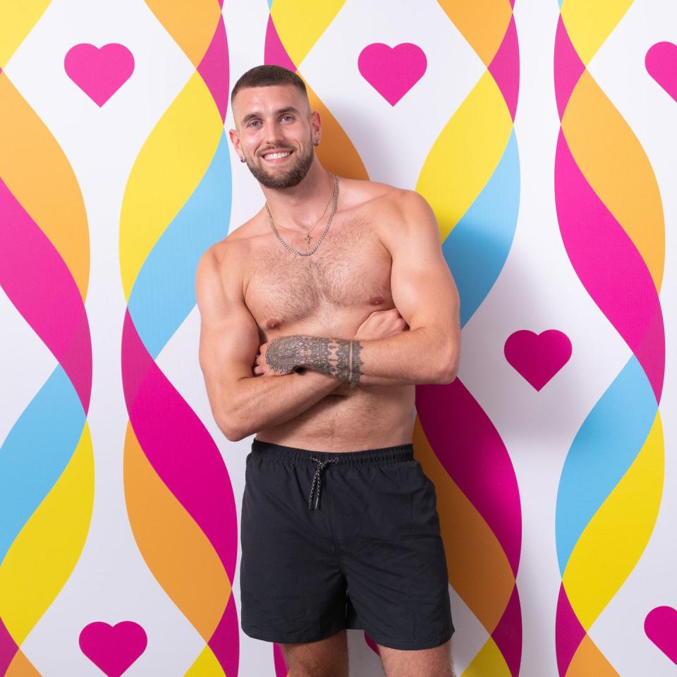 zachariah noble, love island