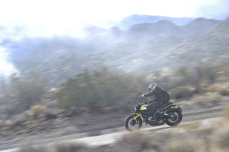 2015-Ducati-Scrambler-Review-14