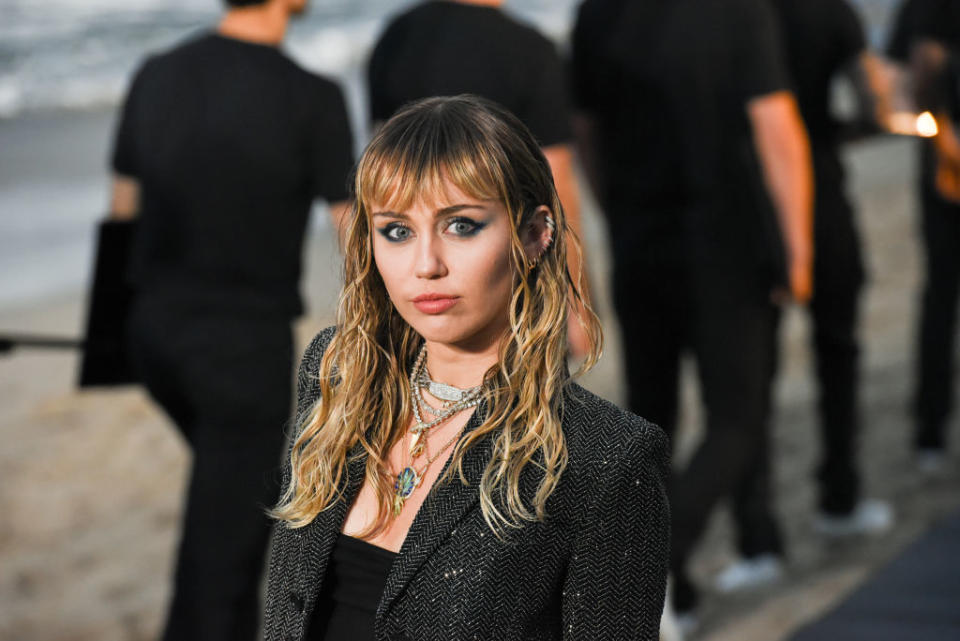 Laut einer Studie folgen Miley Cyrus 27 Prozent Fake-Follower. (Bild: Getty Images)