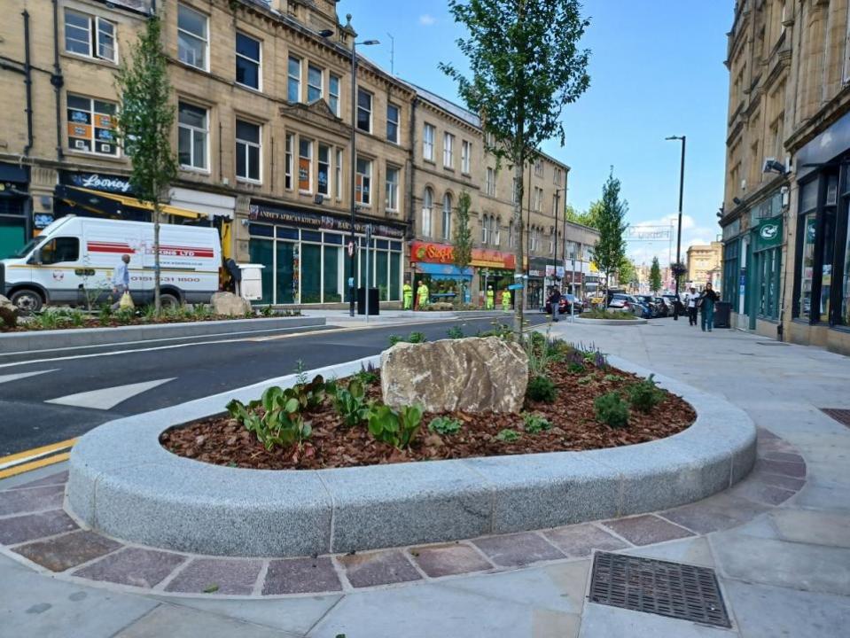 Bradford Telegraph und Argus: Einer der Regengärten in North Parade