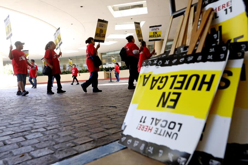 BEVERLY HILLS, CA - JULY 24: Southern California hotel workers walk out and strike at the Beverly Hilton on Monday, July 24, 2023 in Beverly Hills, CA. (Gary Coronado / Los Angeles Times)