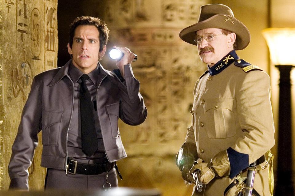 NIGHT AT THE MUSEUM, Ben Stiller, Robin Williams as Theodore Roosevelt, 2006.