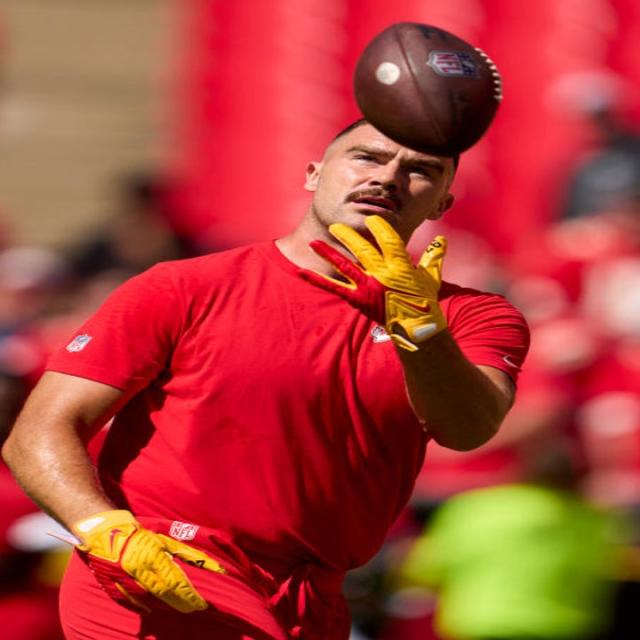 7 Facts About Kansas City's Travis Kelce (& The Fun Way He Spent His First  Paycheck)