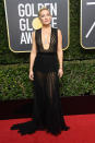 <p>Kate Hudson a fait sensation dans une robe au décolleté vertigineux. Elle fait partie des “top” de la soirée en s’affichant glamour tout en respectant le “dress code”.<br>Crédits : AFP </p>