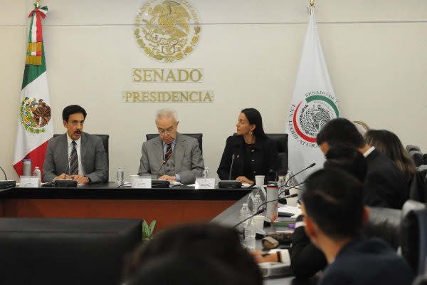 Omar Fayad, nombrado como embajador de México en Noruega, en comisiones del Senado