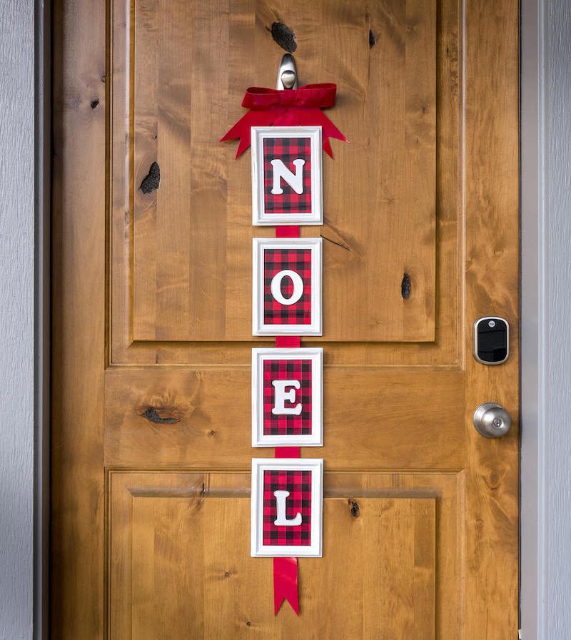 DIY Noel Plaid Sign