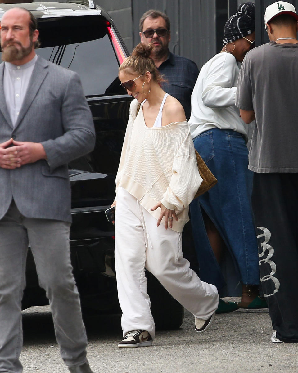 Are Jennifer Lopez and Ben Affleck Still Wearing Their Wedding Rings M