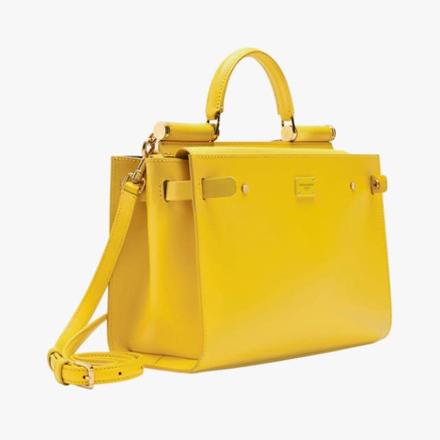 Dolce & Gabbana bag, price upon request, for information: [dolcegabbanna.com](https://us.dolcegabbana .com/en/)