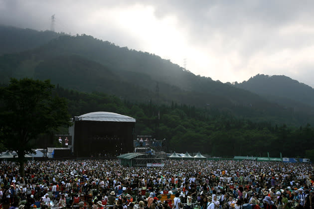 The crowd anticipates the arrivals of Spoon, Blackmarket, Bloc Party and other favourites on stage at Fuji Rock Festival 2008.