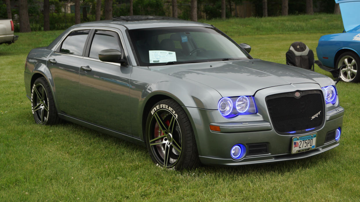 2006 Chrysler 300-C SRT-8.