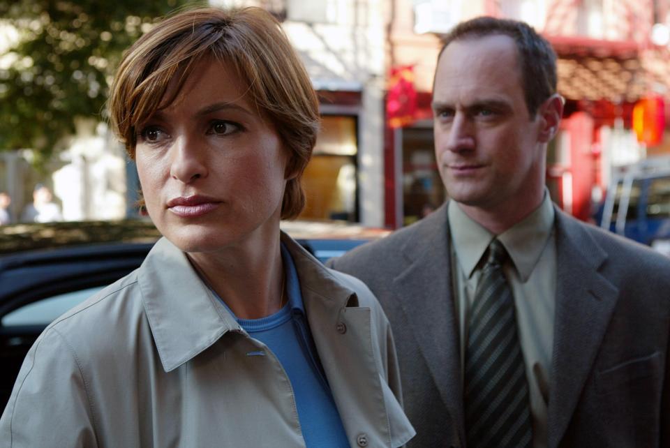 <h1 class="title">LAW AND ORDER: SPECIAL VICTIMS UNIT, (Tragedy), Mariska Hargitay and Christopher Meloni. 1999-, © N</h1><cite class="credit">©NBC/Courtesy Everett Collection</cite>